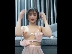 Clip sex Thúy Quỳnh gái xinh dâm quay sex cùng đại gia